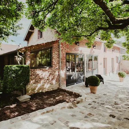L'Atelier Des Magnolias Bed & Breakfast Aumont-en-Halatte Exterior photo